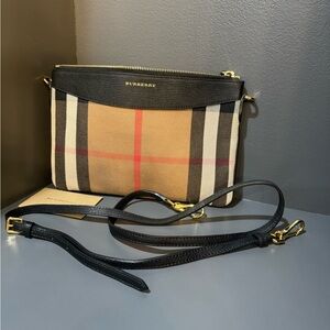 Burberry preloved crossbody/clutch very good condition